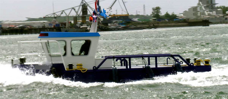 225 hp Road Transportable Multi Purpose Work Boat