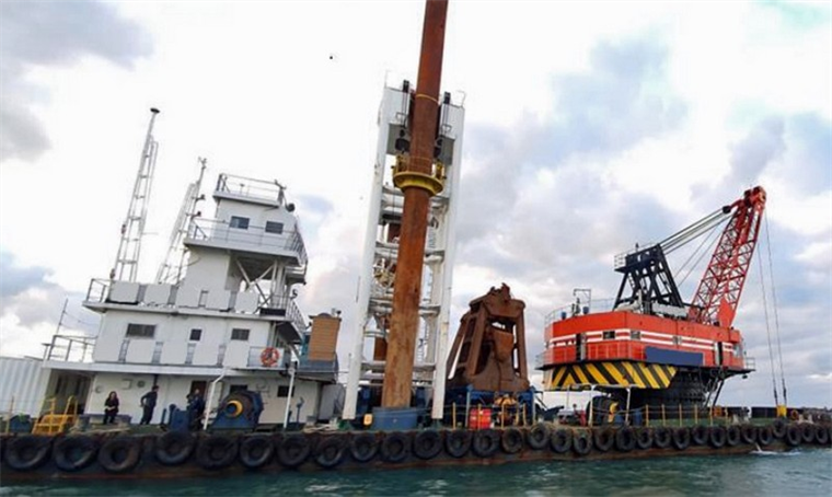 16 m3 Grab Dredger