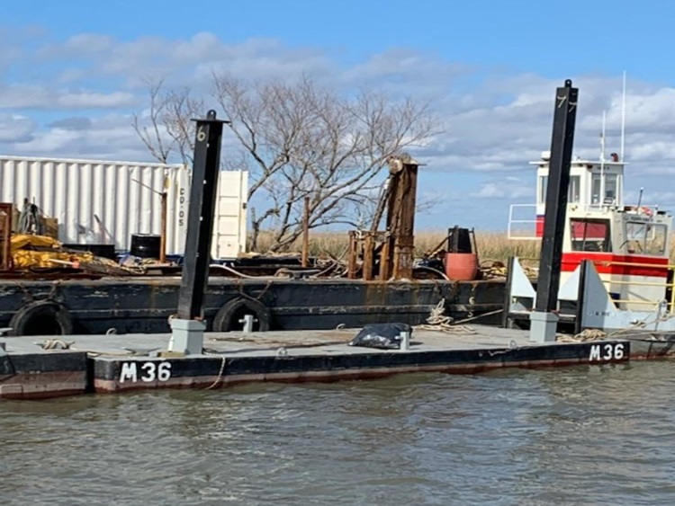 New – M36 Deck Barge With Spuds