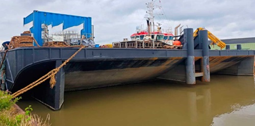 73m Flattop Barge